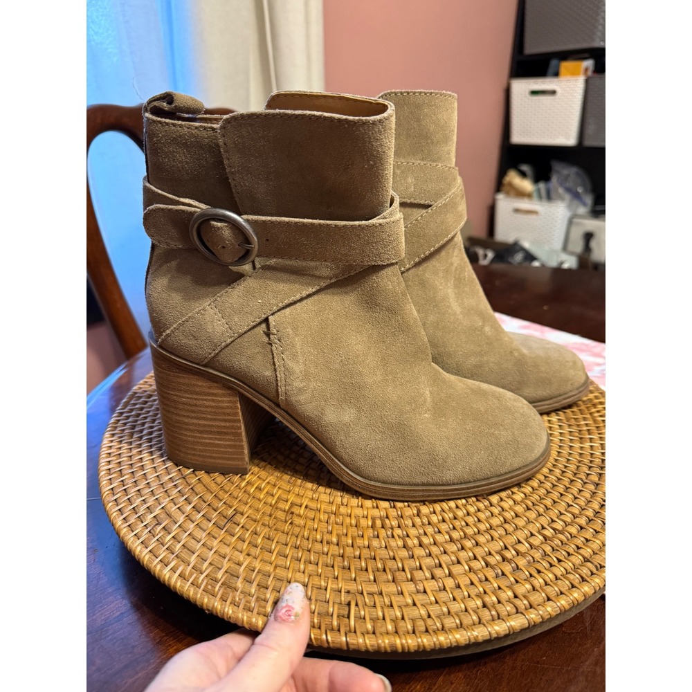 Crown Vintage Tan Suede Buckle Strap Block Heel Ankle Boots Size 8.5M